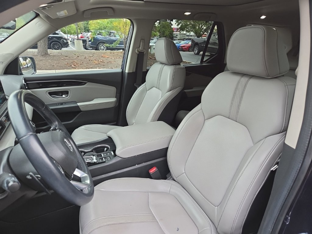 Used 2024 Honda Pilot Touring image 18