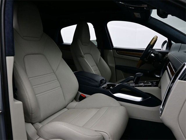 Used 2022 Porsche Cayenne Turbo image 14