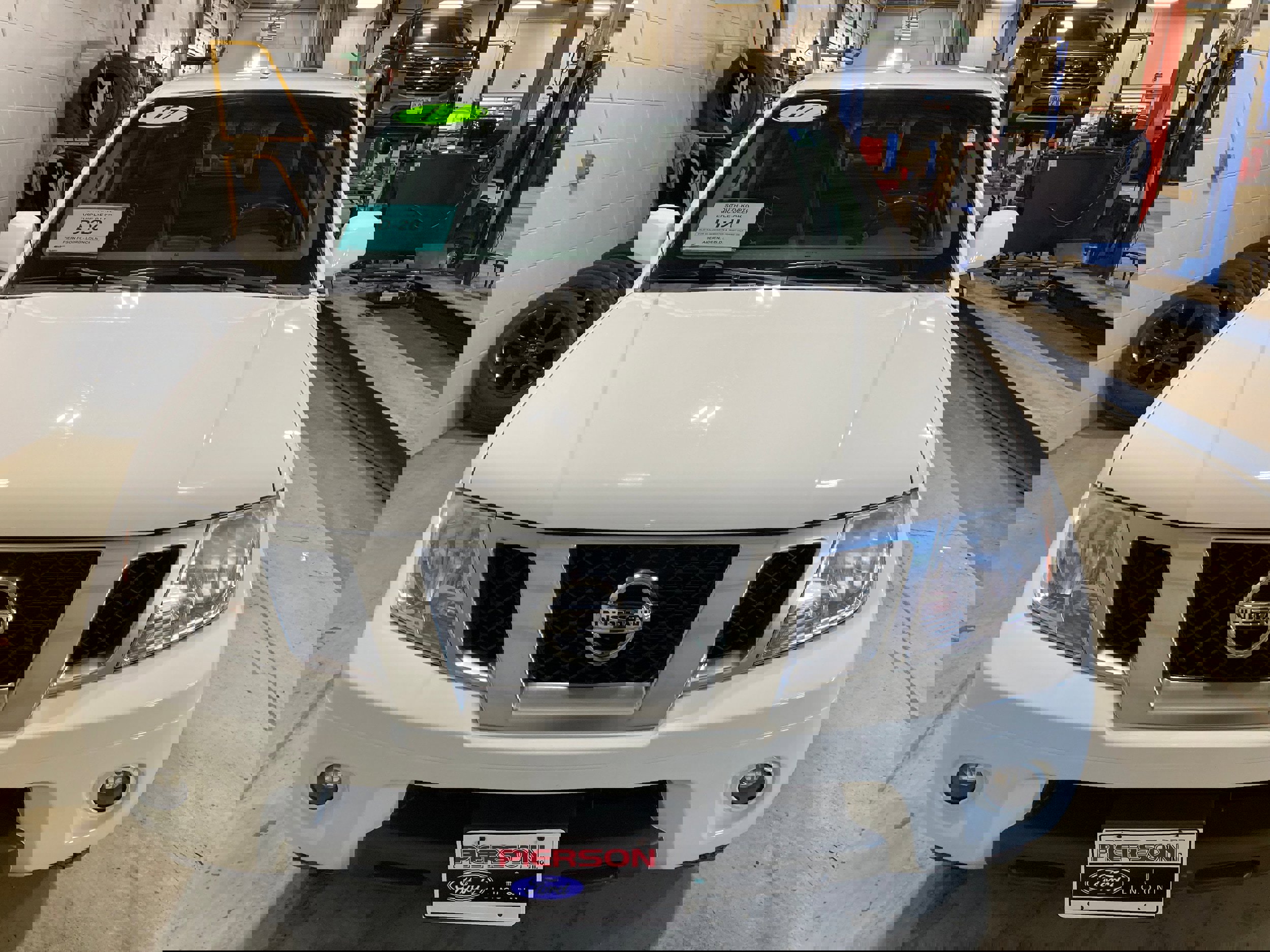 Used 2017 Nissan Frontier PRO-4X image 2