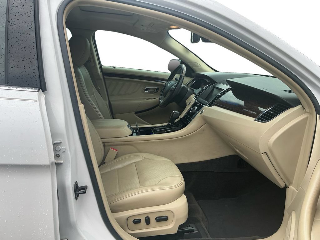 Used 2013 Ford Taurus Limited FWD image 22