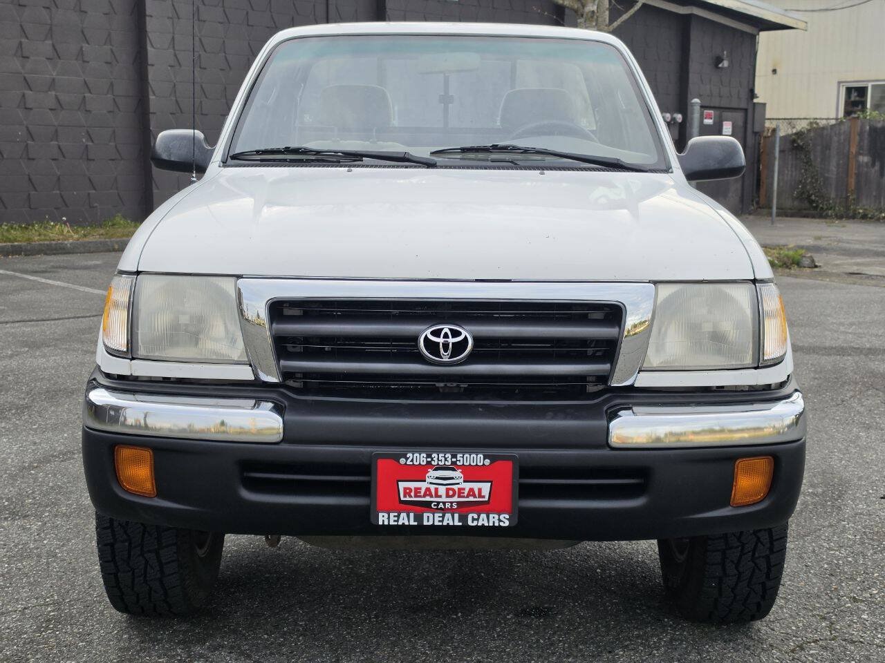 Used 2000 Toyota Tacoma 4x4 Regular Cab image 2