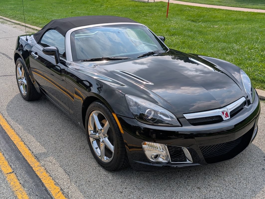 Used 2009 Saturn Sky Red Line RWD image 21