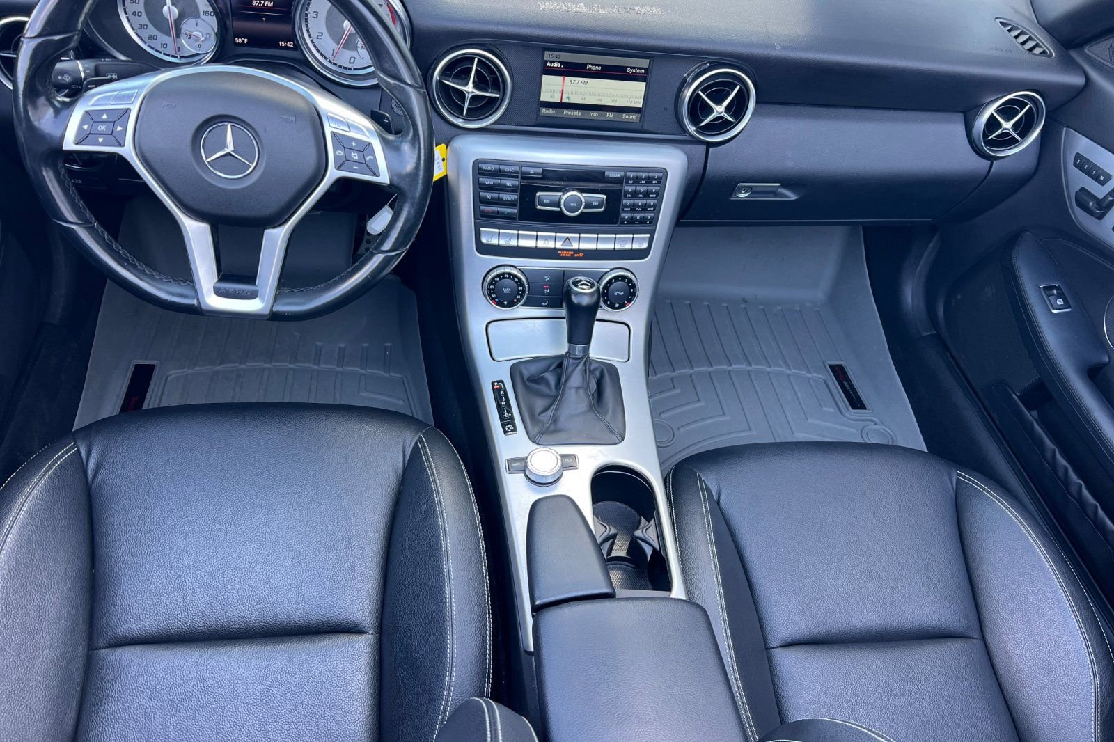 Used 2015 Mercedes-Benz SLK 250 image 13