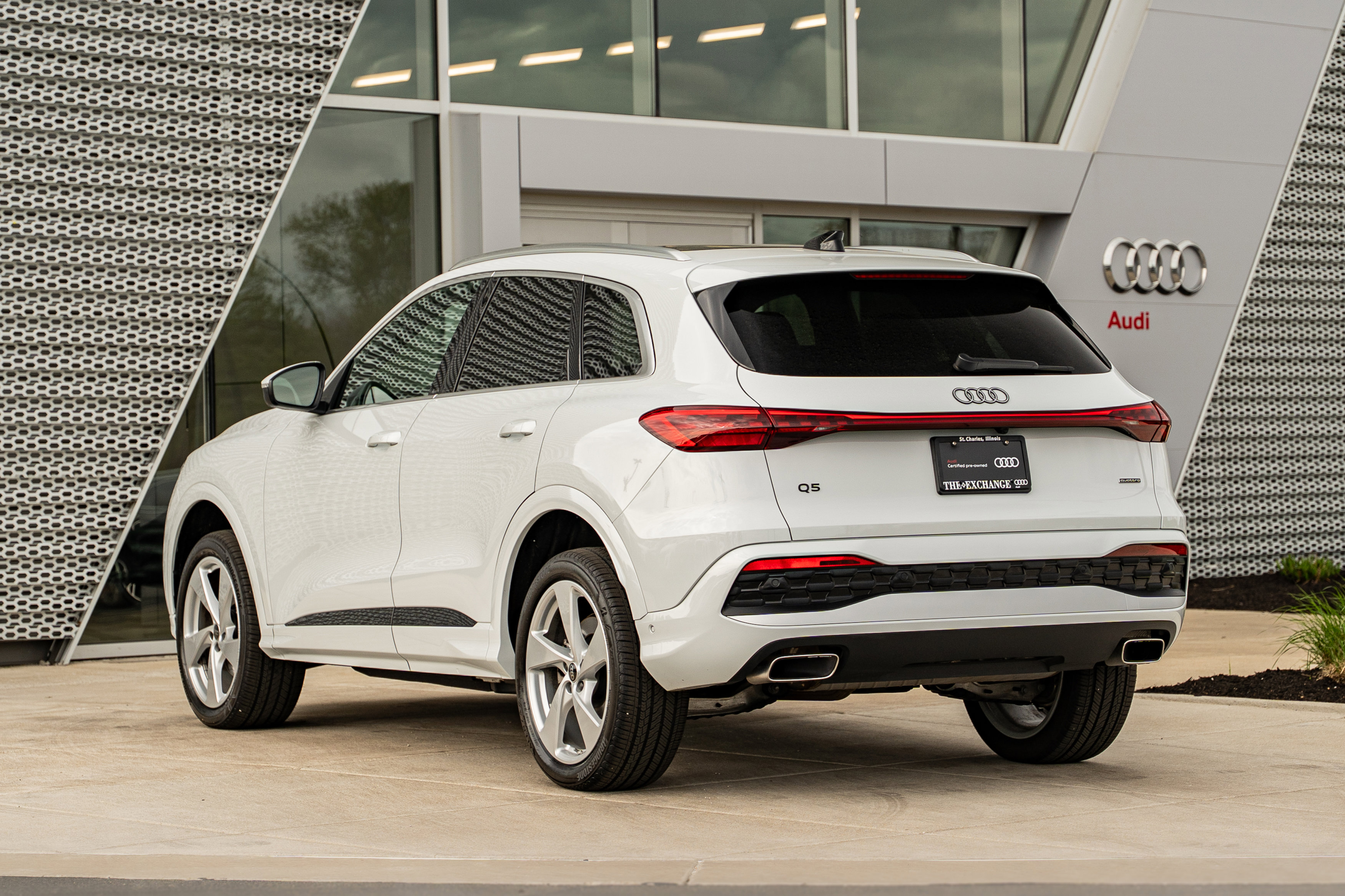 Certified 2025 Audi Q5 Premium Plus w/ Premium Plus AWD/4WD image 5