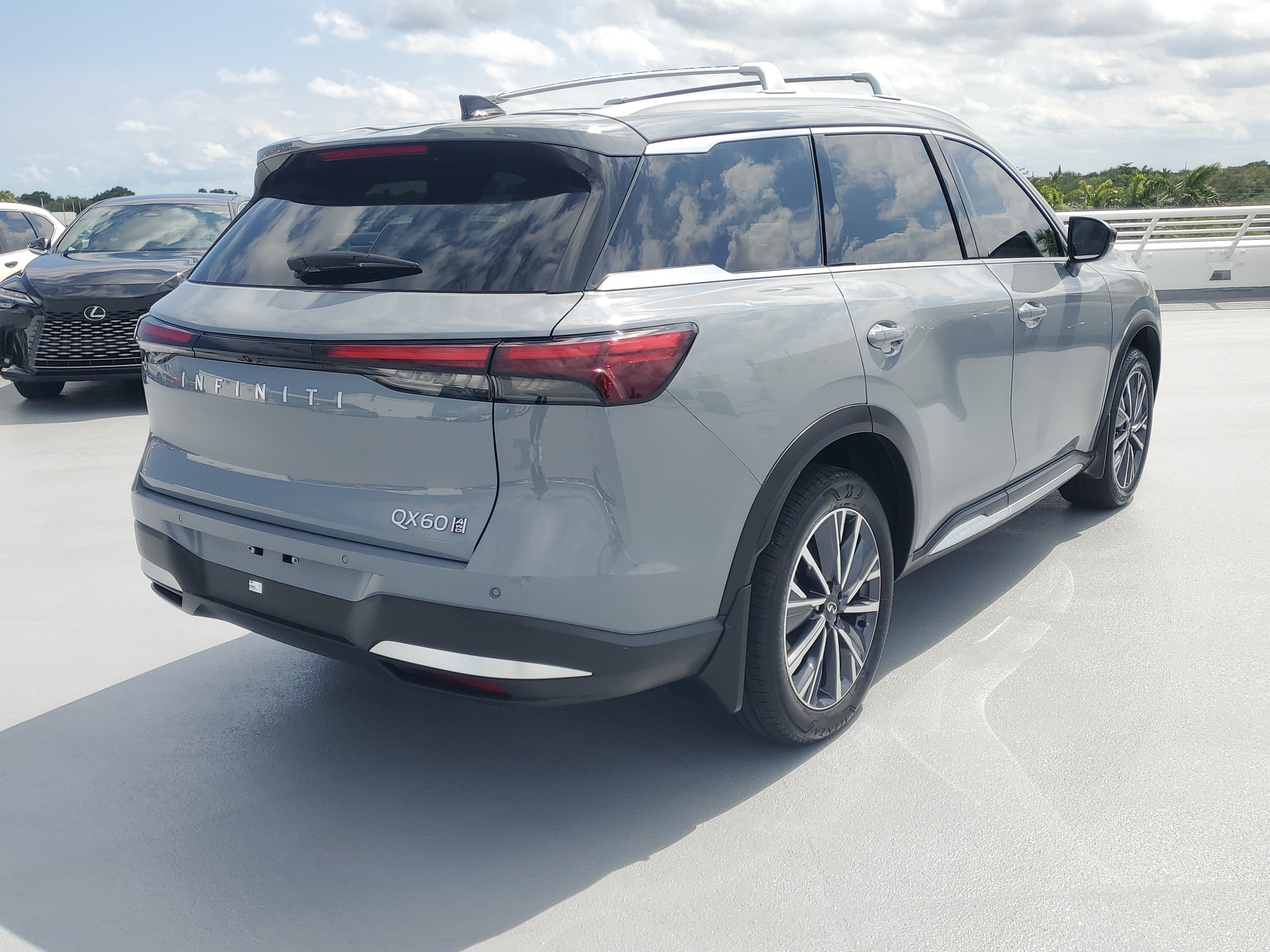 Used 2026 INFINITI QX60 Luxe w/ Cargo Package AWD/4WD image 7