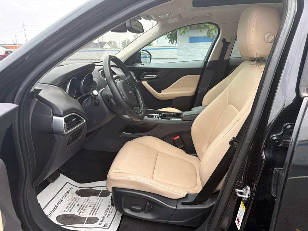 Used 2017 Jaguar F-PACE Premium AWD/4WD image 17