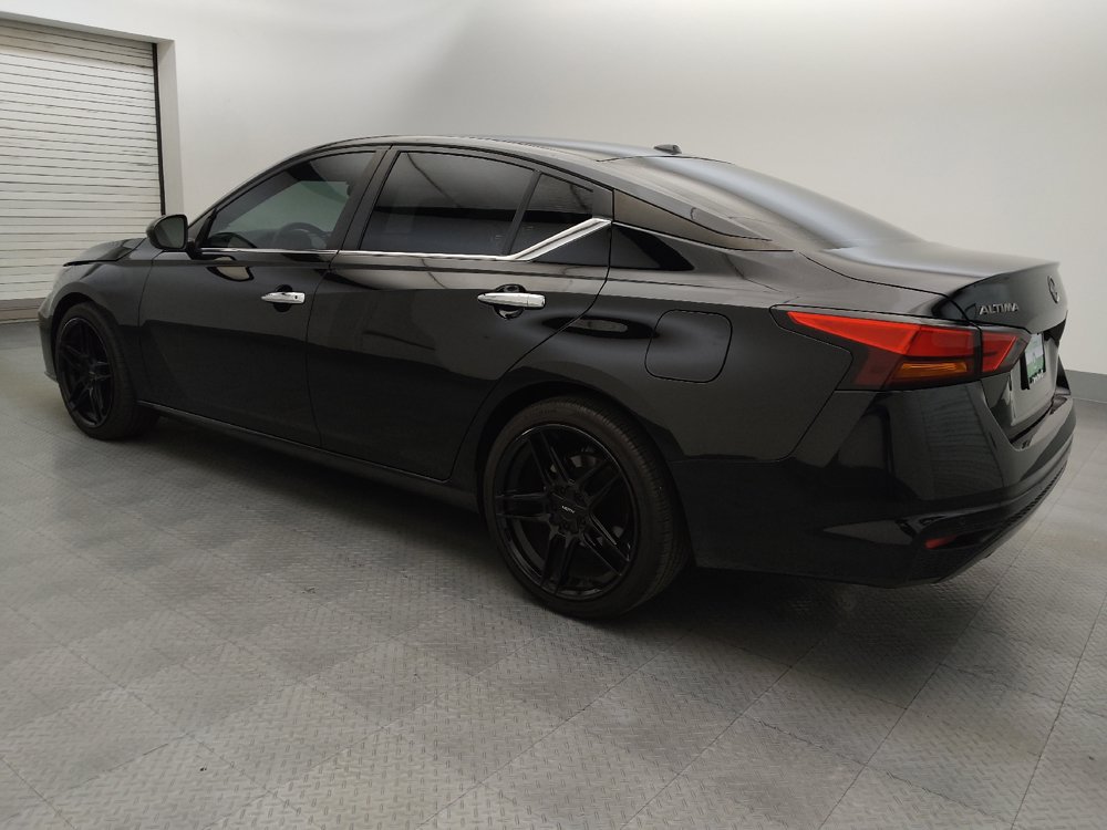 Used 2025 Nissan Altima 2.5 S FWD image 3