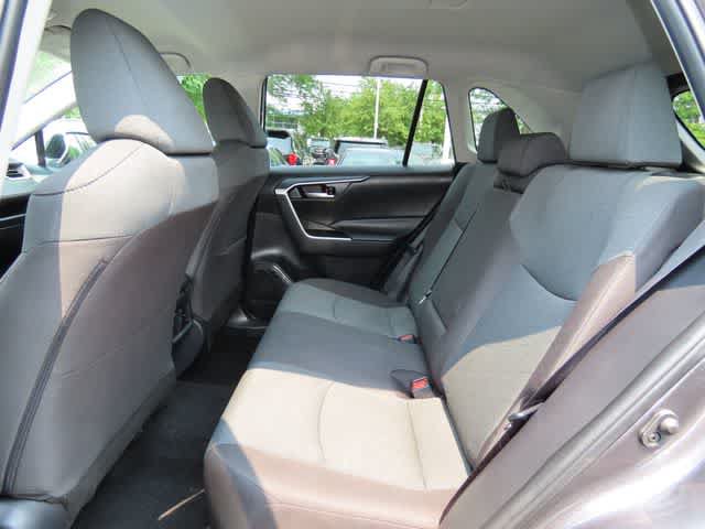 Used 2025 Toyota RAV4 XLE AWD/4WD image 13