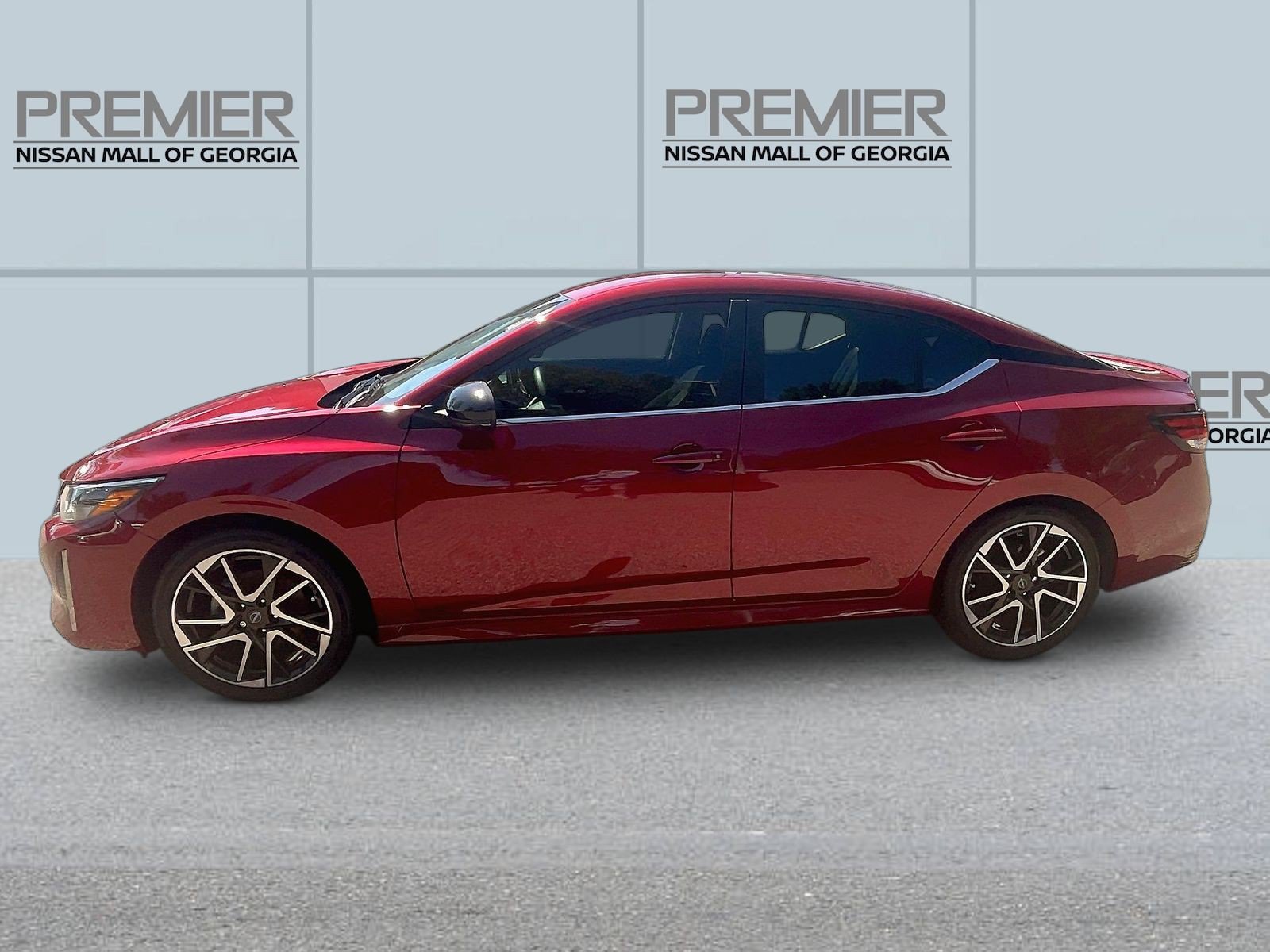 Used 2025 Nissan Sentra SR FWD image 4