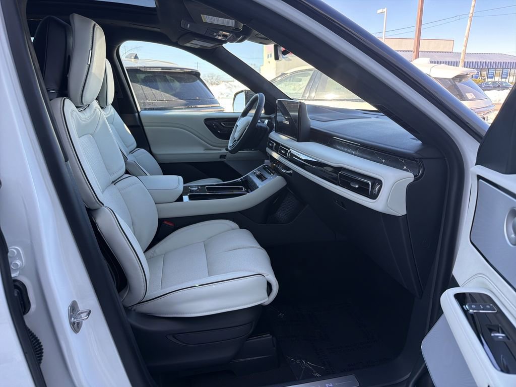 New 2026 Lincoln Aviator Black Label w/ Dynamic Handling Package image 7