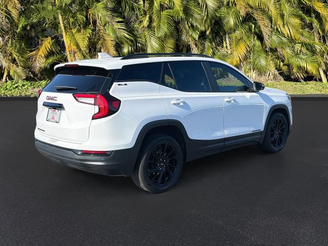 Used 2023 GMC Terrain SLE w/ Driver Convenience Package FWD image 4