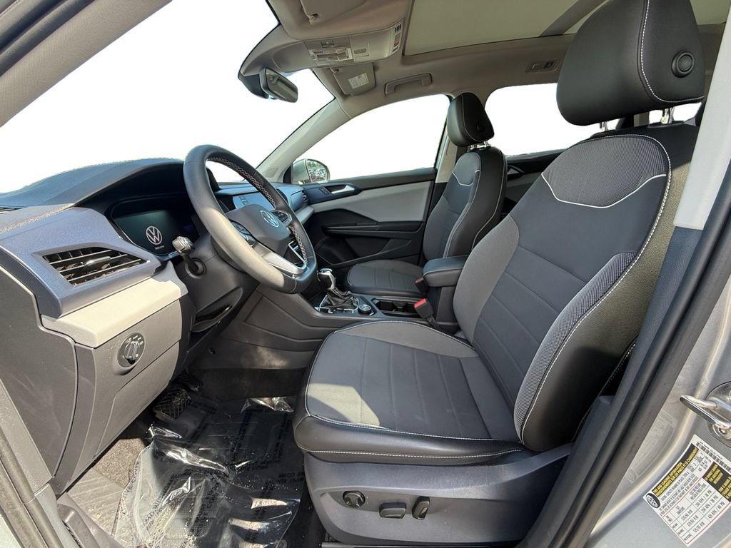 Used 2023 Volkswagen Taos SE AWD/4WD image 9