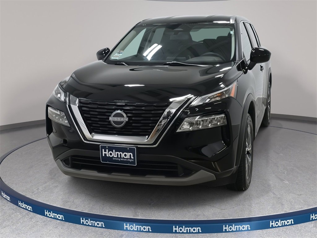Used 2023 Nissan Rogue SV image 3