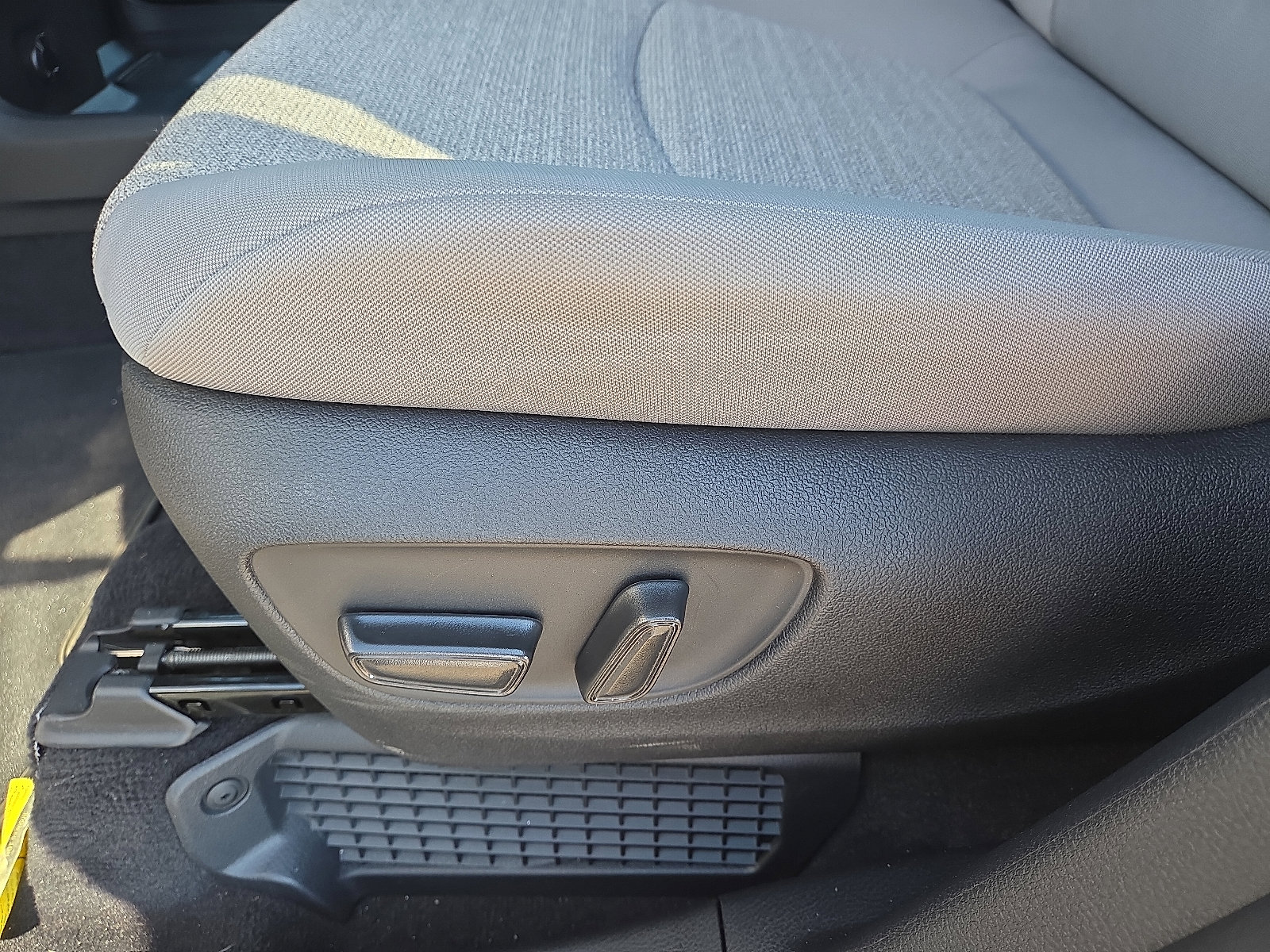 Used 2025 Toyota Sienna LE image 11