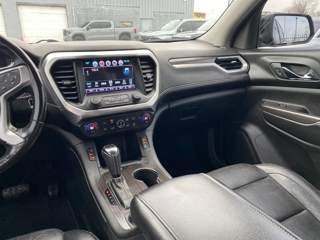 Used 2018 GMC Acadia SLT image 9