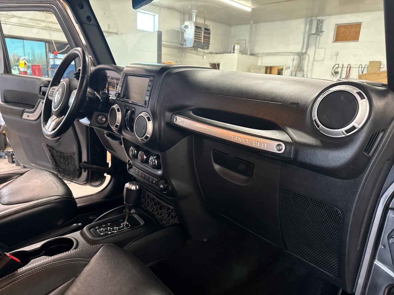 Used 2017 Jeep Wrangler Unlimited Rubicon image 45