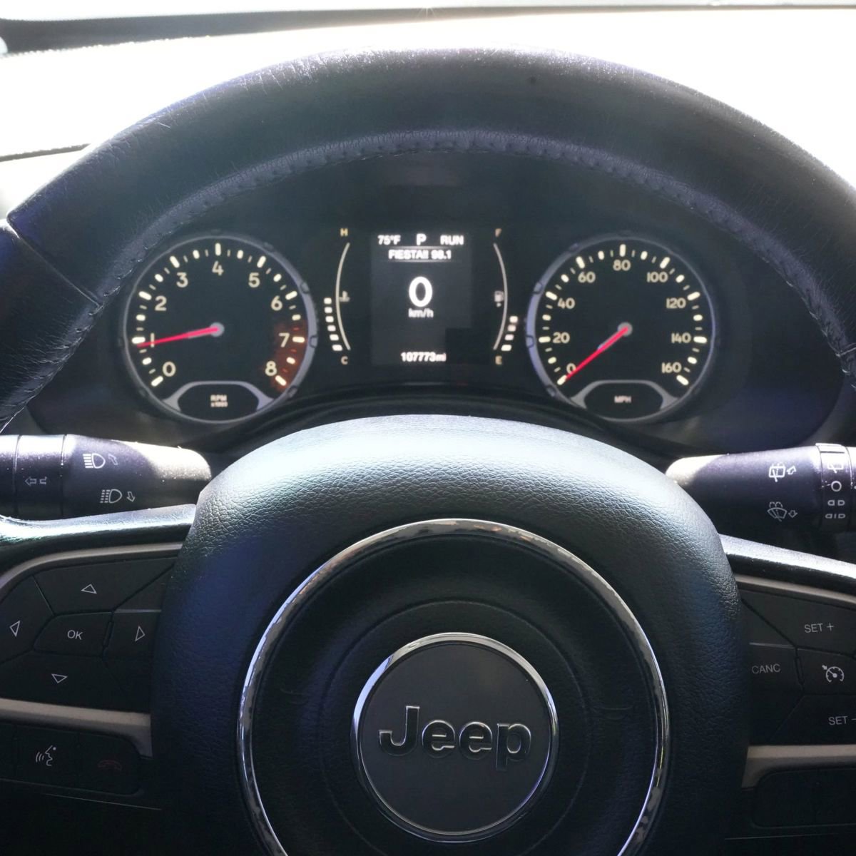 Used 2015 Jeep Renegade Latitude w/ Popular Equipment Group image 18