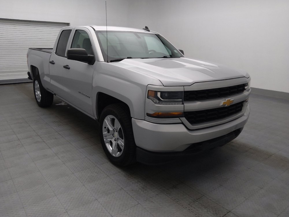 Used 2018 Chevrolet Silverado 1500 Custom w/ Custom Value Package RWD image 14