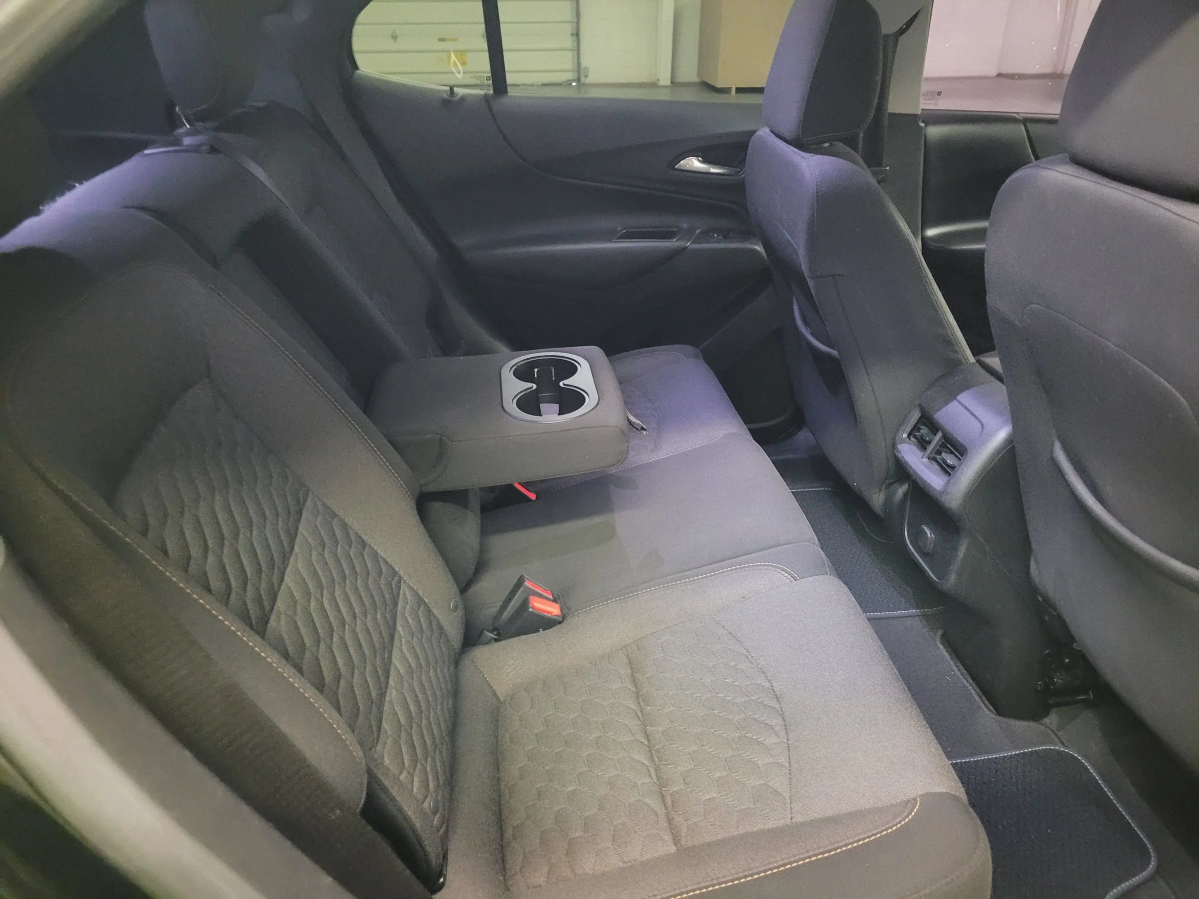 Used 2018 Chevrolet Equinox LT FWD image 28