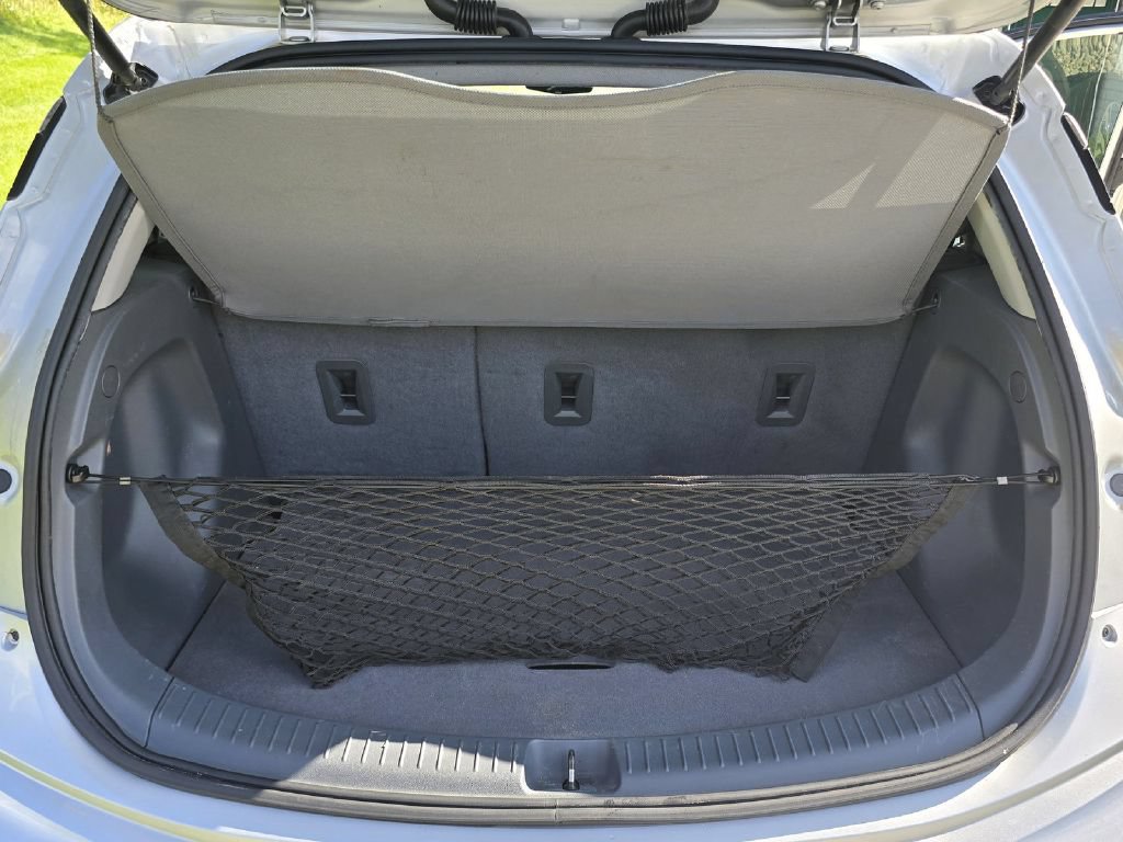 Used 2018 Chevrolet Bolt Premier w/ Driver Confidence II Package FWD image 20