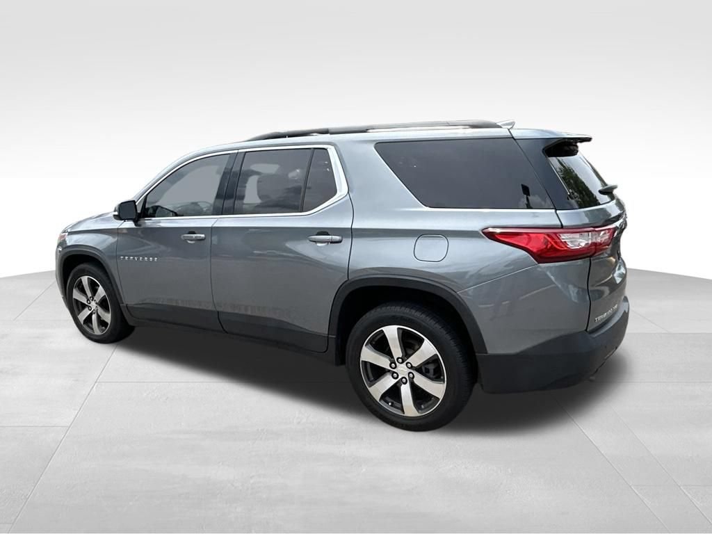 Used 2019 Chevrolet Traverse LT w/ LT Premium Package AWD/4WD image 2