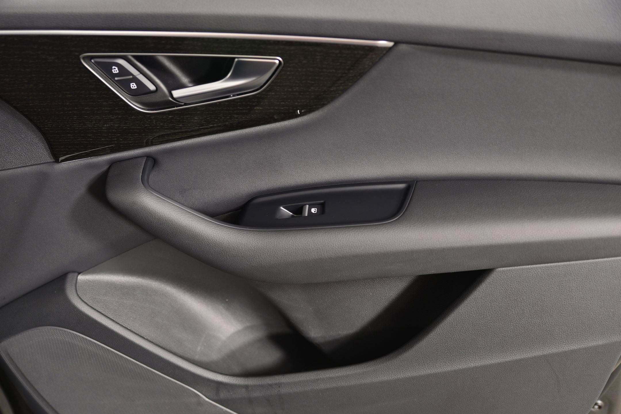 Used 2025 Audi Q7 2.0T Premium w/ Convenience Package image 11