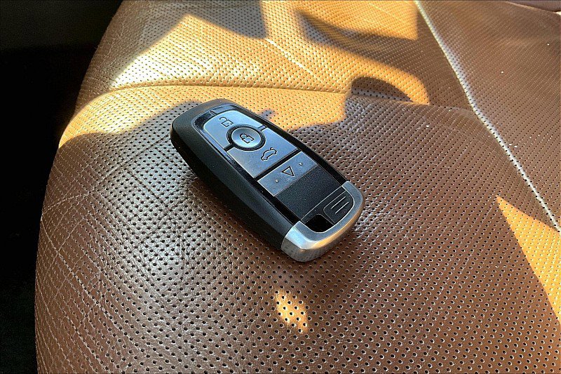 Used 2020 Lincoln Aviator Reserve w/ Equipment Group 201A image 10