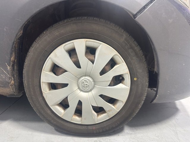 Used 2017 Toyota Yaris L image 4