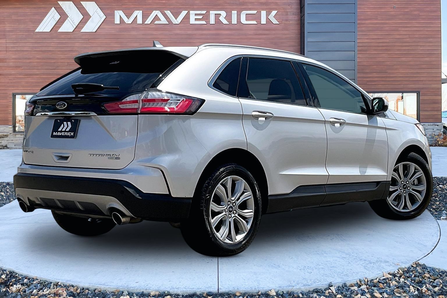 Used 2019 Ford Edge Titanium AWD/4WD image 5