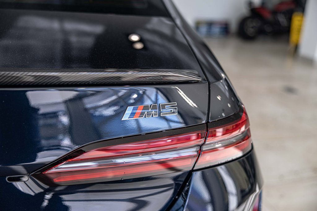 Used 2025 BMW M5 w/ Carbon Package AWD/4WD image 15