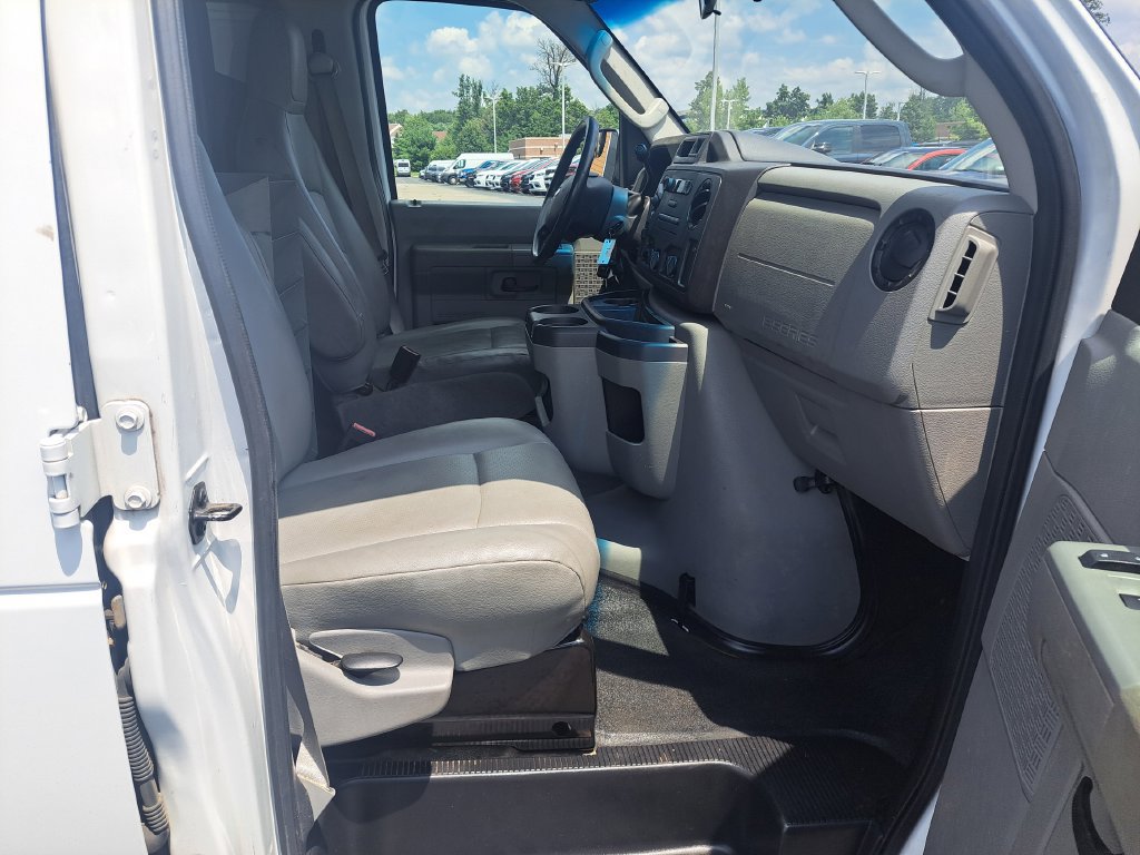 Used 2013 Ford E-350 and Econoline 350 Extended Super Duty w/ Commercial Cargo Van Pkg RWD image 27