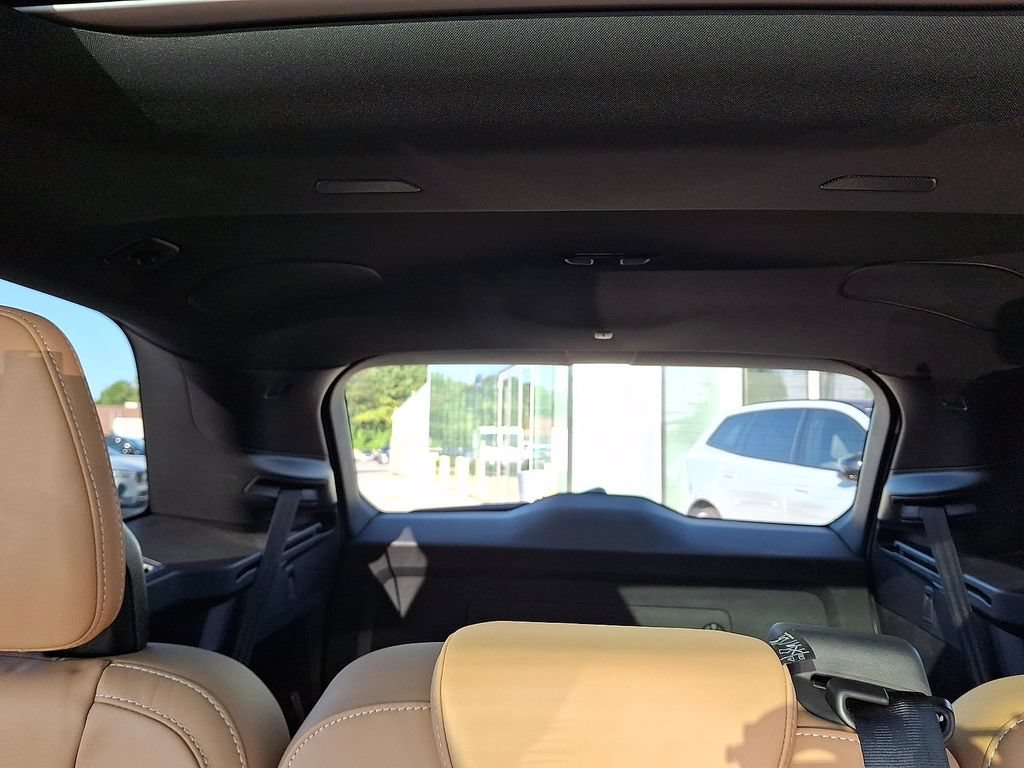 Certified 2025 Volvo XC90 T8 Ultra w/ Protection Package Premier AWD/4WD image 13