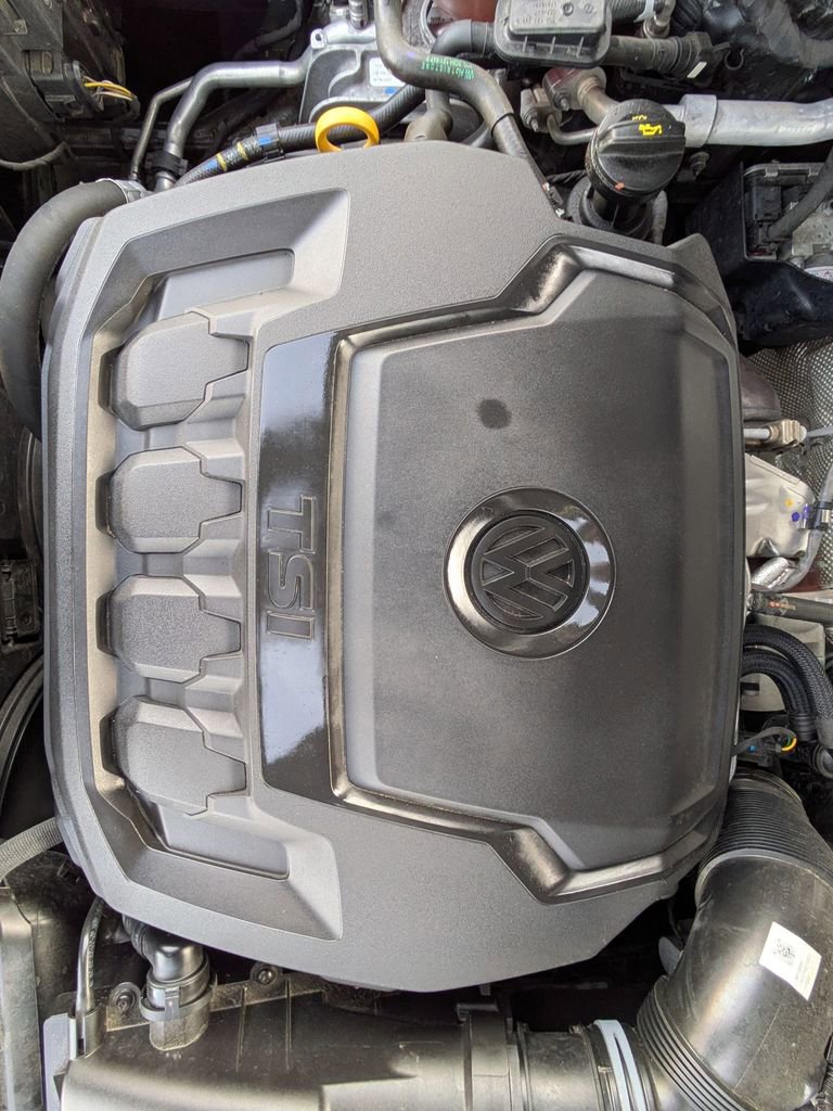 Used 2023 Volkswagen Tiguan SE R-Line image 31