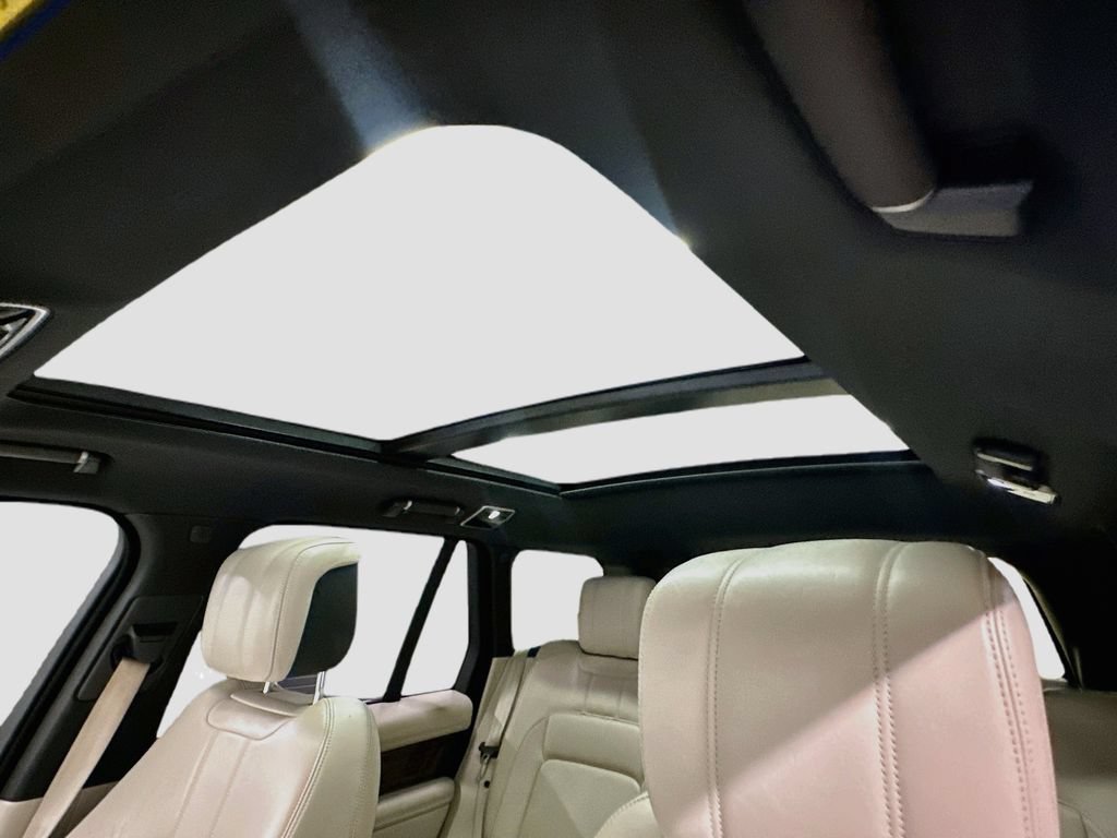 Used 2018 Land Rover Range Rover Supercharged AWD/4WD image 22