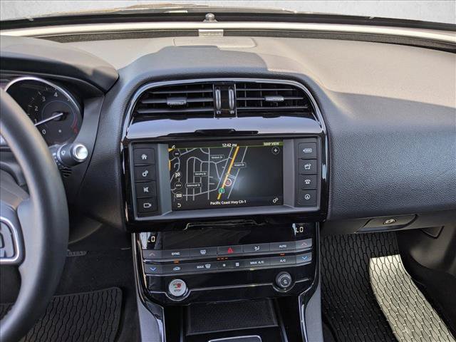 Used 2018 Jaguar XE Premium RWD image 13