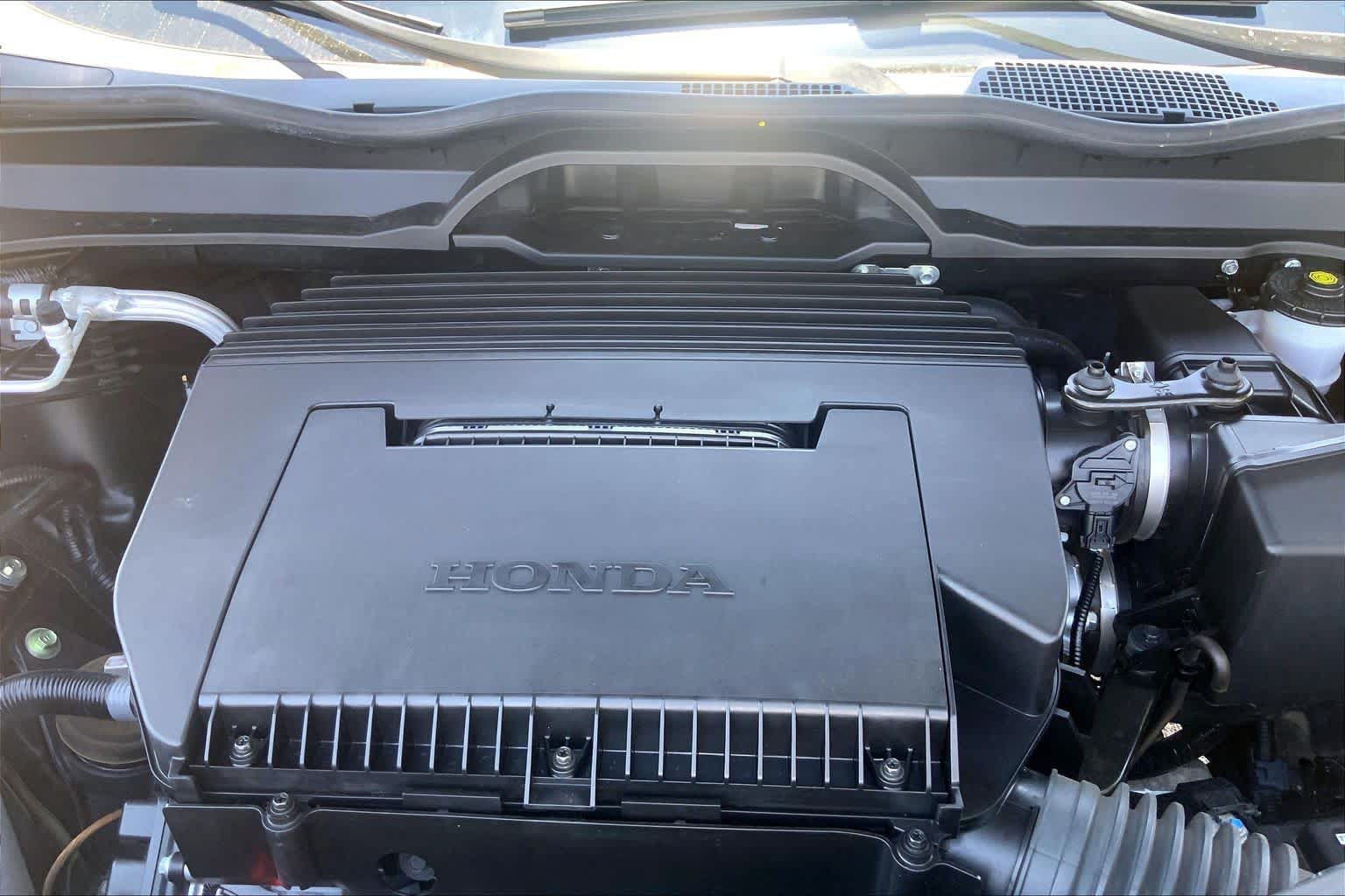 Used 2025 Honda Pilot TrailSport image 32