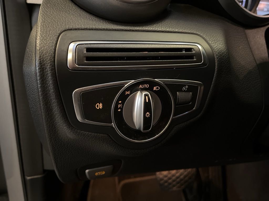 Used 2015 Mercedes-Benz C 300 4MATIC Sedan image 23