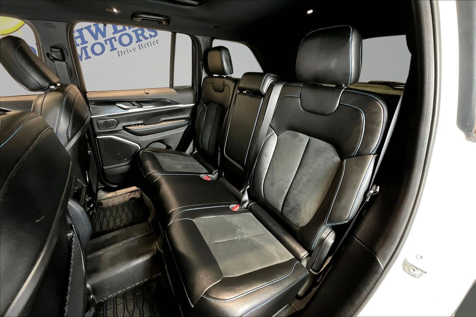 Used 2023 Jeep Grand Cherokee Trailhawk w/ Advanced Protech Group II AWD/4WD image 23