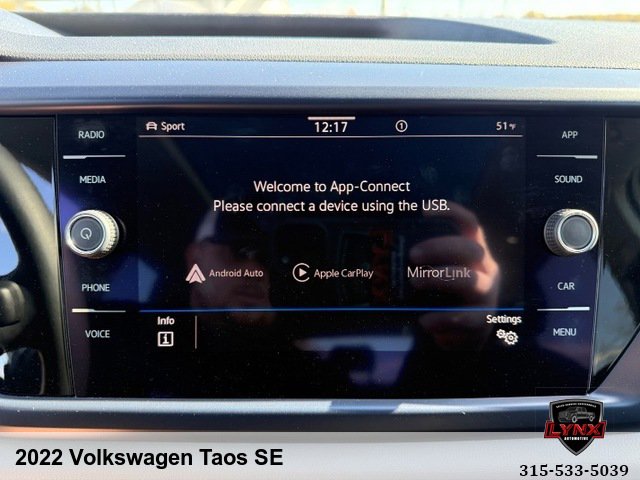 Used 2022 Volkswagen Taos SE w/ Panoramic Sunroof Package image 17