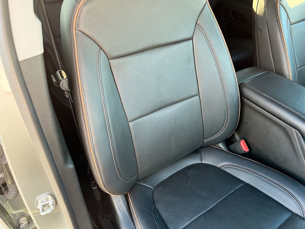 Used 2023 GMC Acadia AT4 w/ Technology Package AWD/4WD image 30