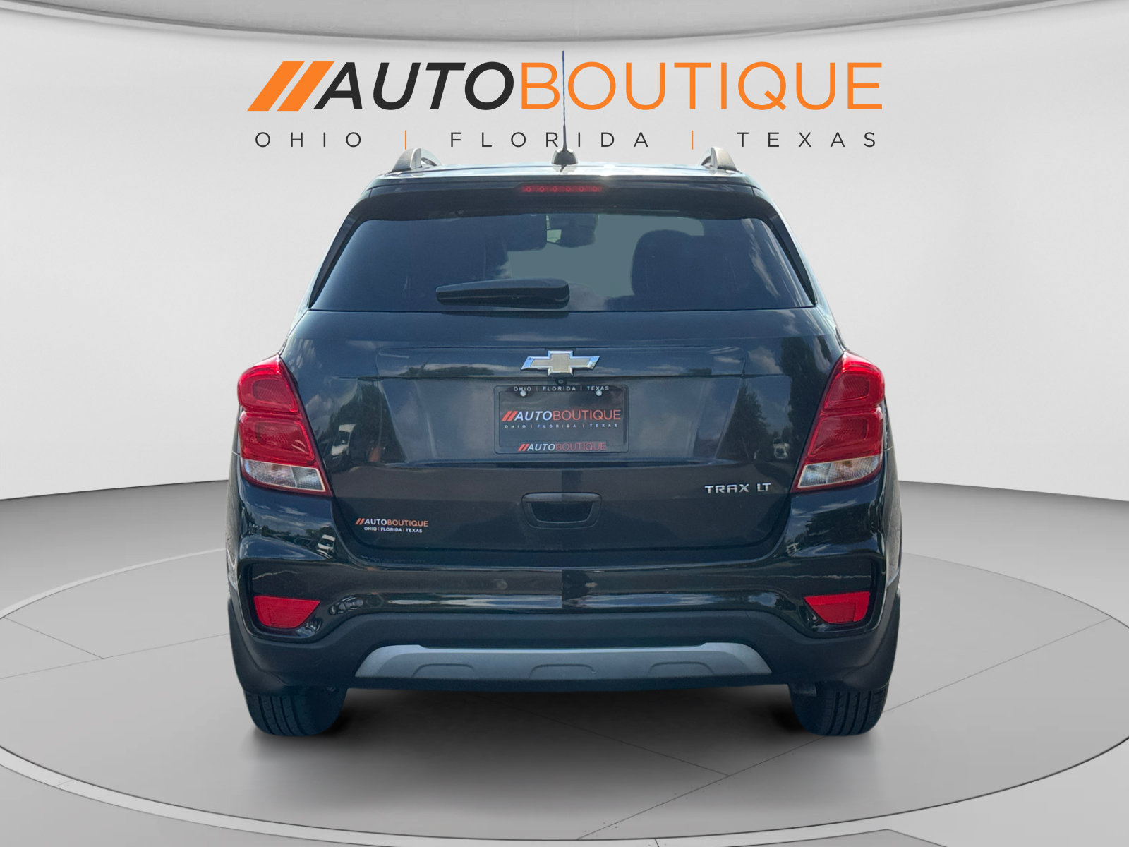 Used 2020 Chevrolet Trax LT w/ LT Convenience Package FWD image 4