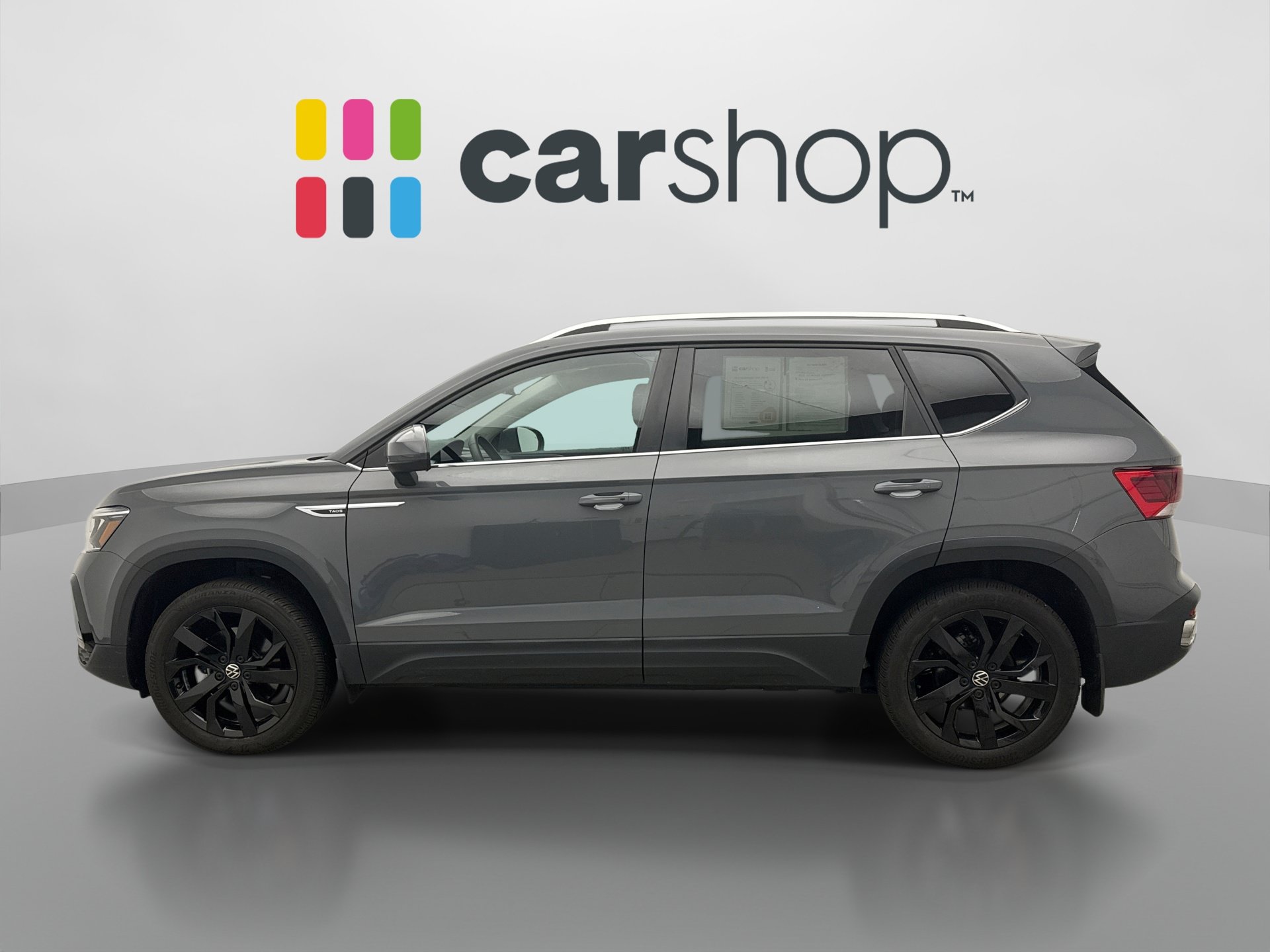 Used 2024 Volkswagen Taos SE FWD image 2