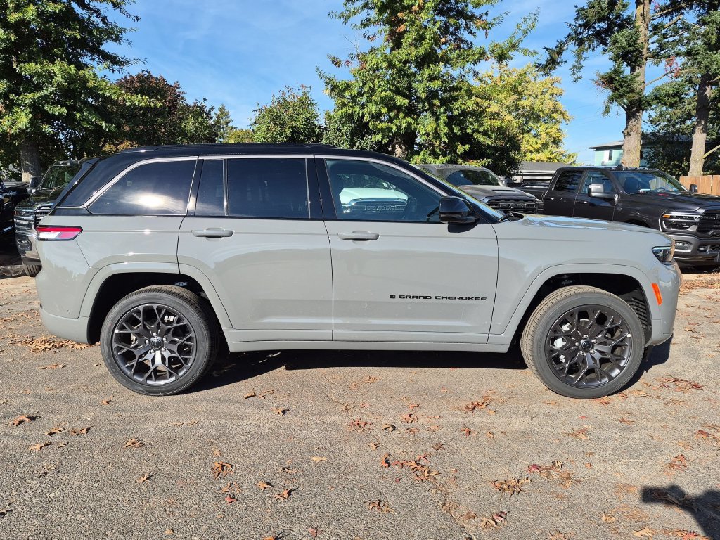 New 2027 Jeep Grand Cherokee Summit AWD/4WD image 8