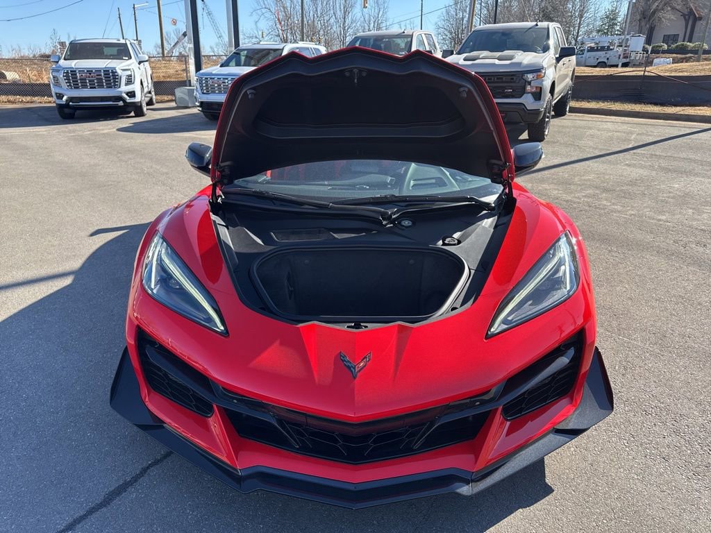 Used 2023 Chevrolet Corvette Z06 w/ Z07 Performance Package image 31