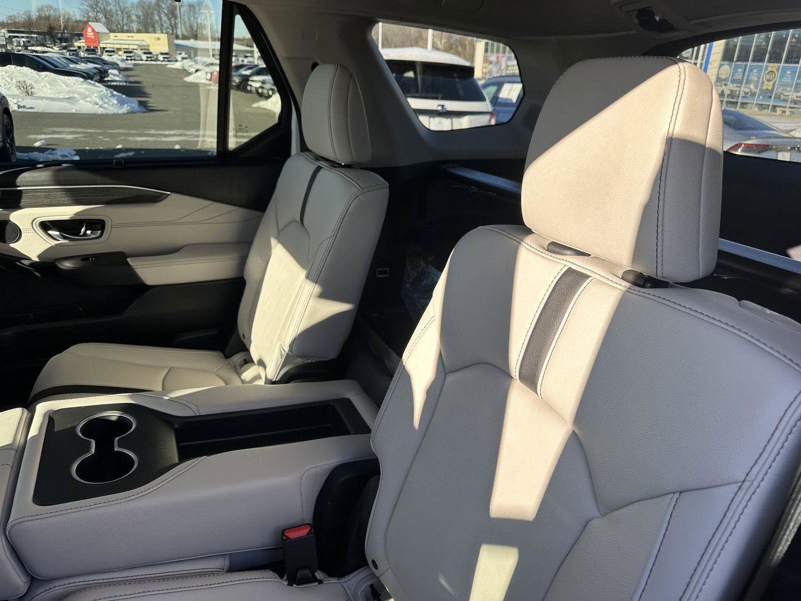New 2026 Honda Pilot Touring image 10