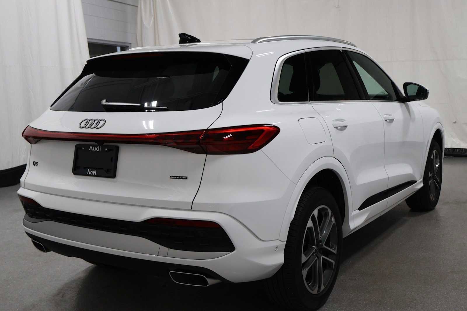 Certified 2025 Audi Q5 Premium w/ Convenience Package AWD/4WD image 9