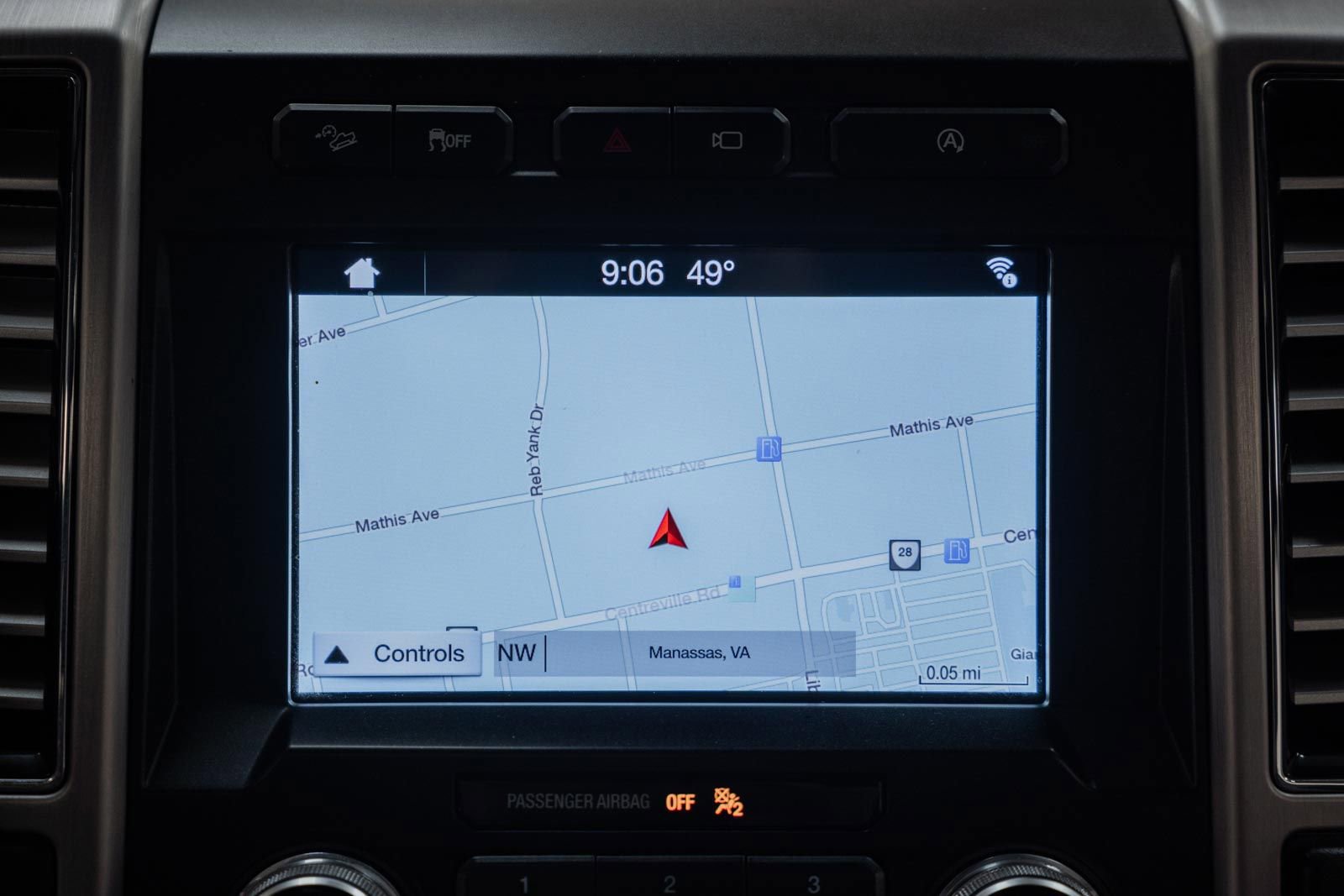 Certified 2018 Ford F150 Platinum w/ Equipment Group 701A Luxury image 30