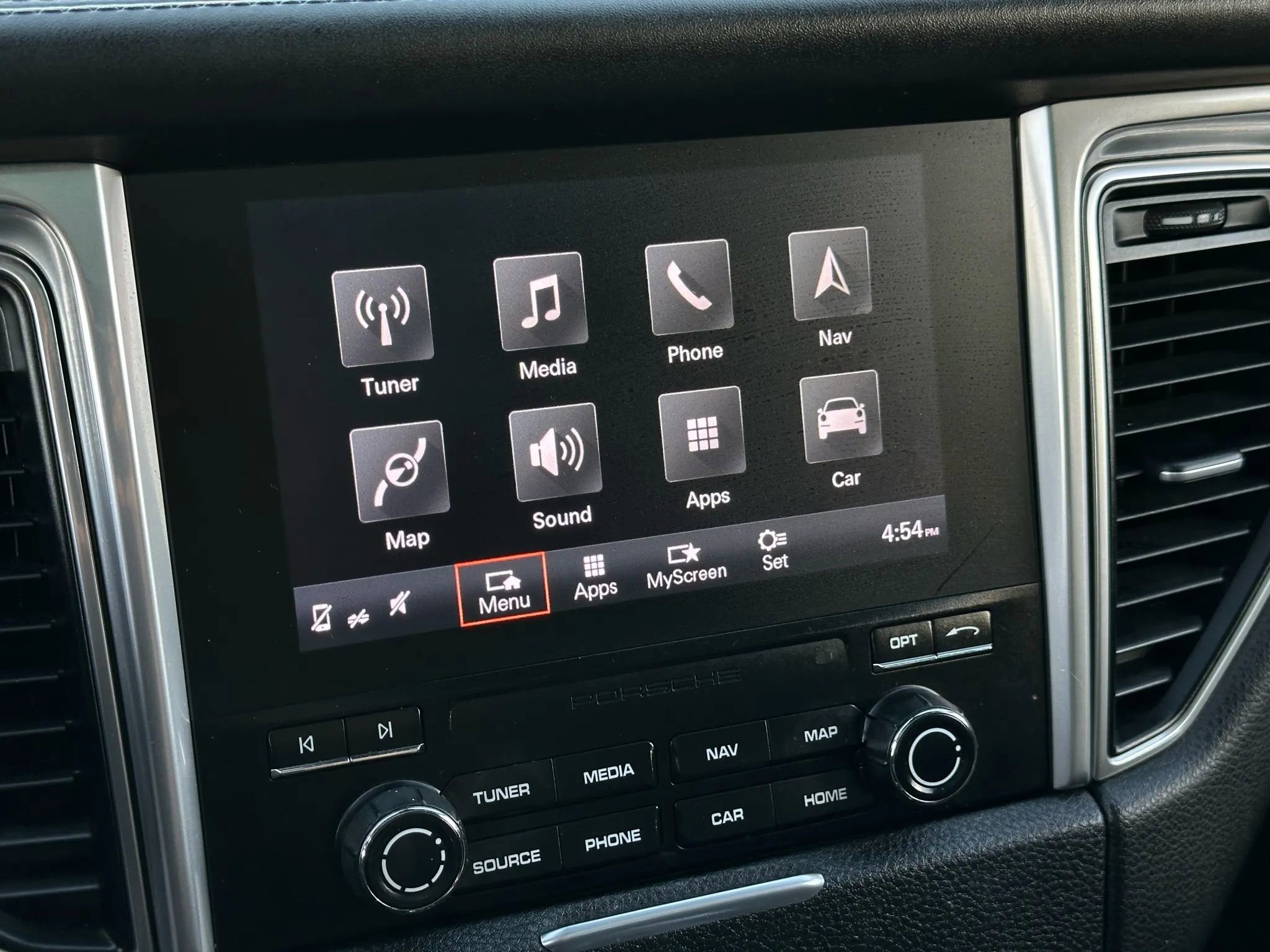 Used 2017 Porsche Macan Turbo image 37