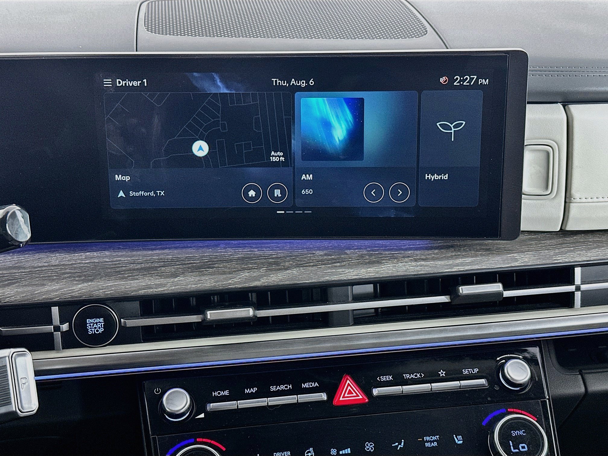 Used 2025 Hyundai Santa Fe Limited FWD image 21