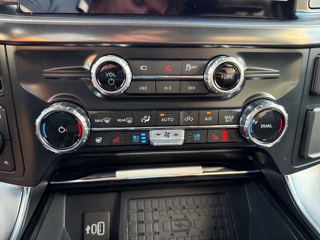 Used 2025 Ford F150 Platinum w/ Equipment Group 702A High image 36